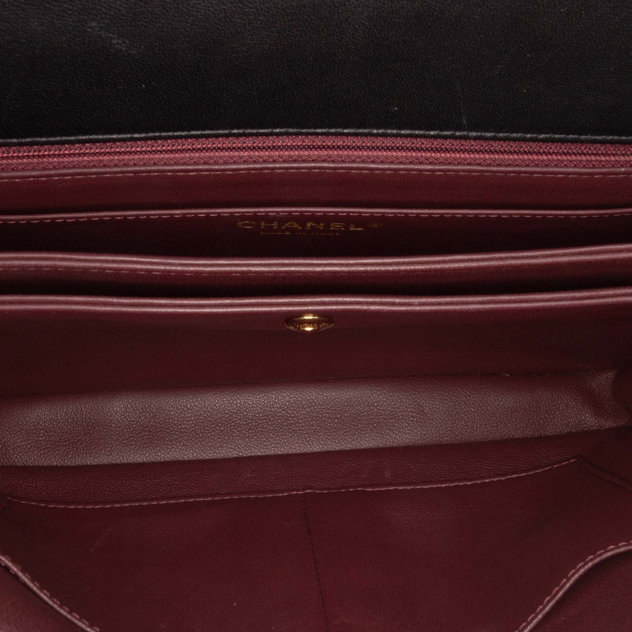 Chanel Diagonal Quilted Lambskin CC Signature Flap Zwart
