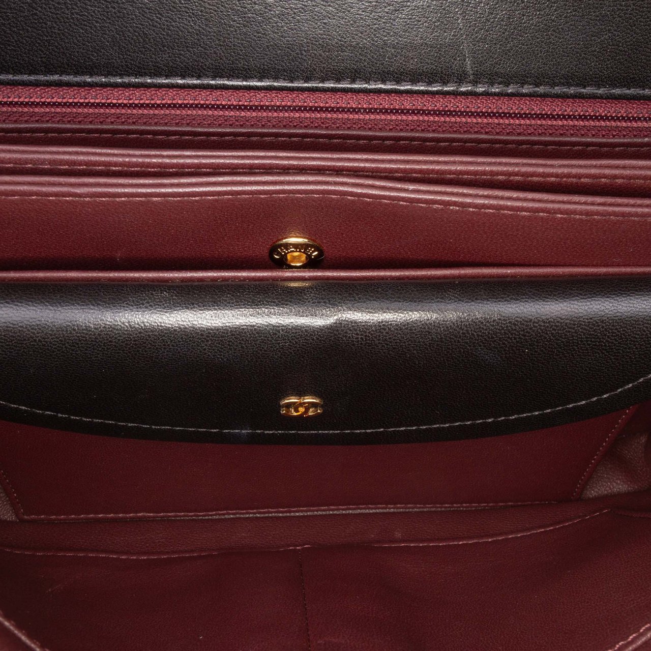 Chanel Diagonal Quilted Lambskin CC Signature Flap Zwart