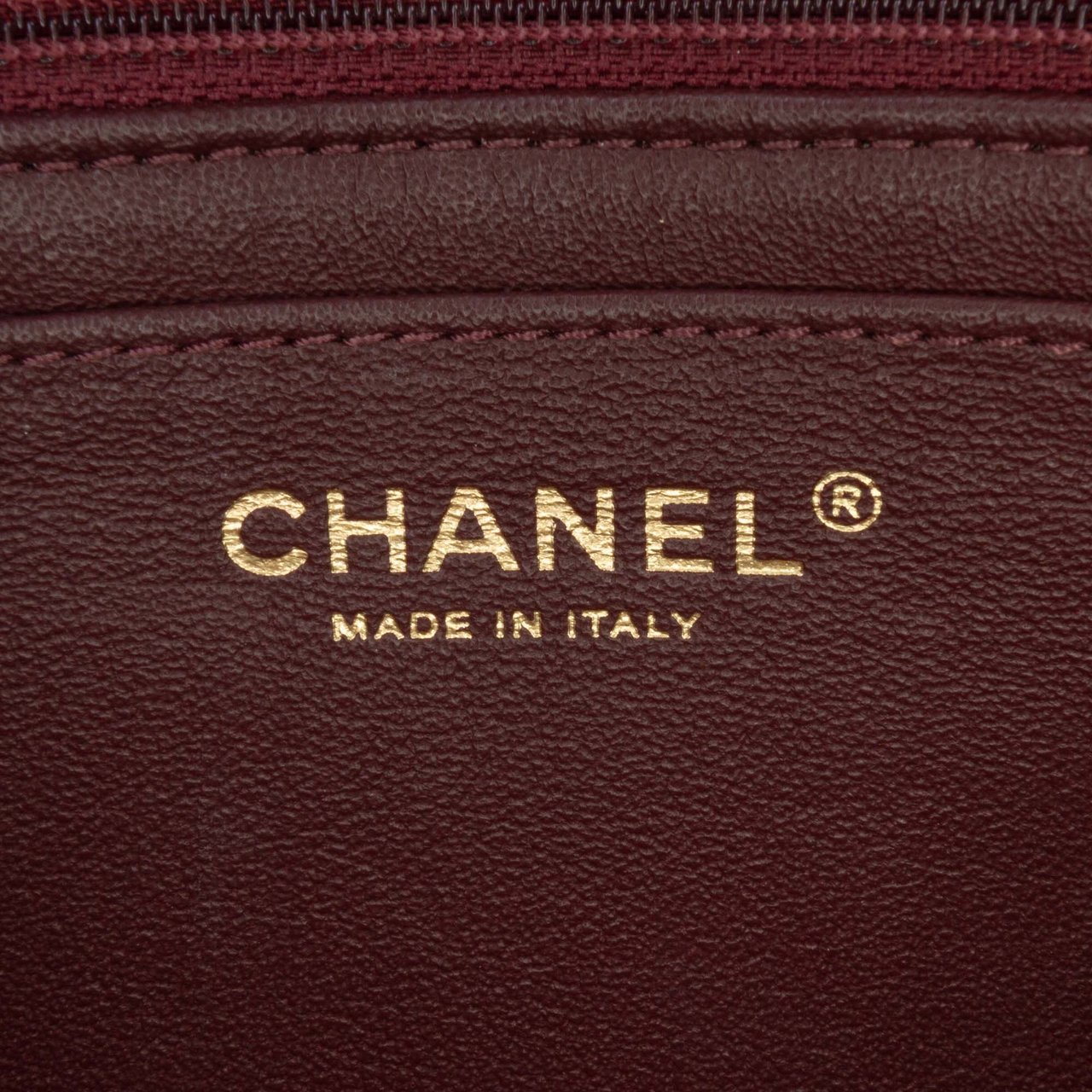 Chanel Diagonal Quilted Lambskin CC Signature Flap Zwart