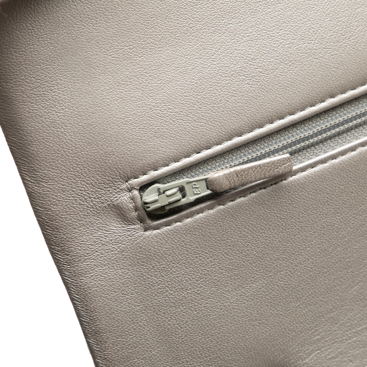 Chanel Maxi Classic Lambskin Double Flap Zilver
