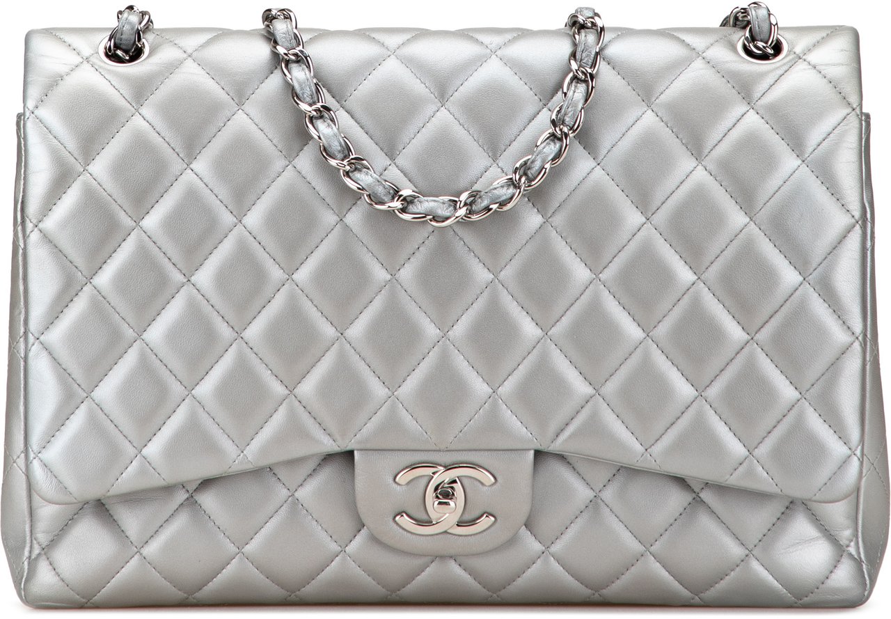 Chanel Maxi Classic Lambskin Double Flap Zilver