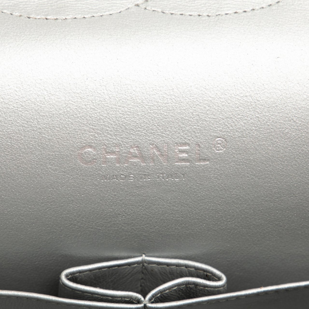 Chanel Maxi Classic Lambskin Double Flap Zilver
