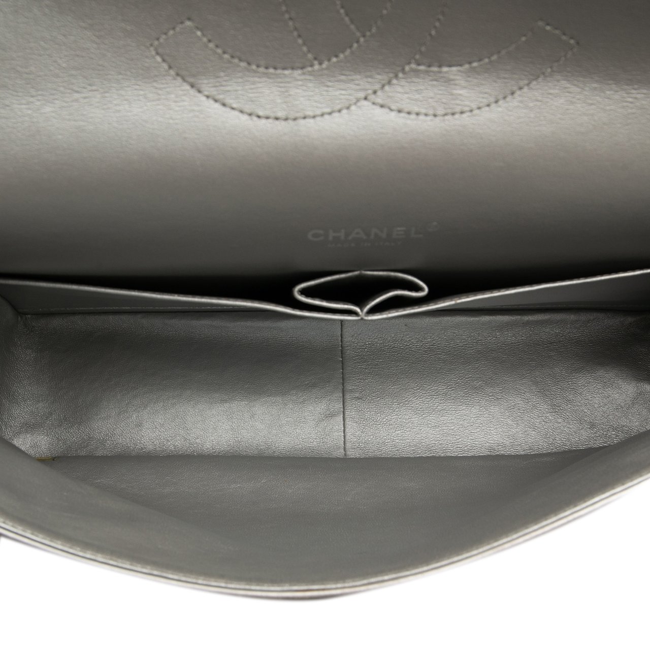 Chanel Maxi Classic Lambskin Double Flap Zilver