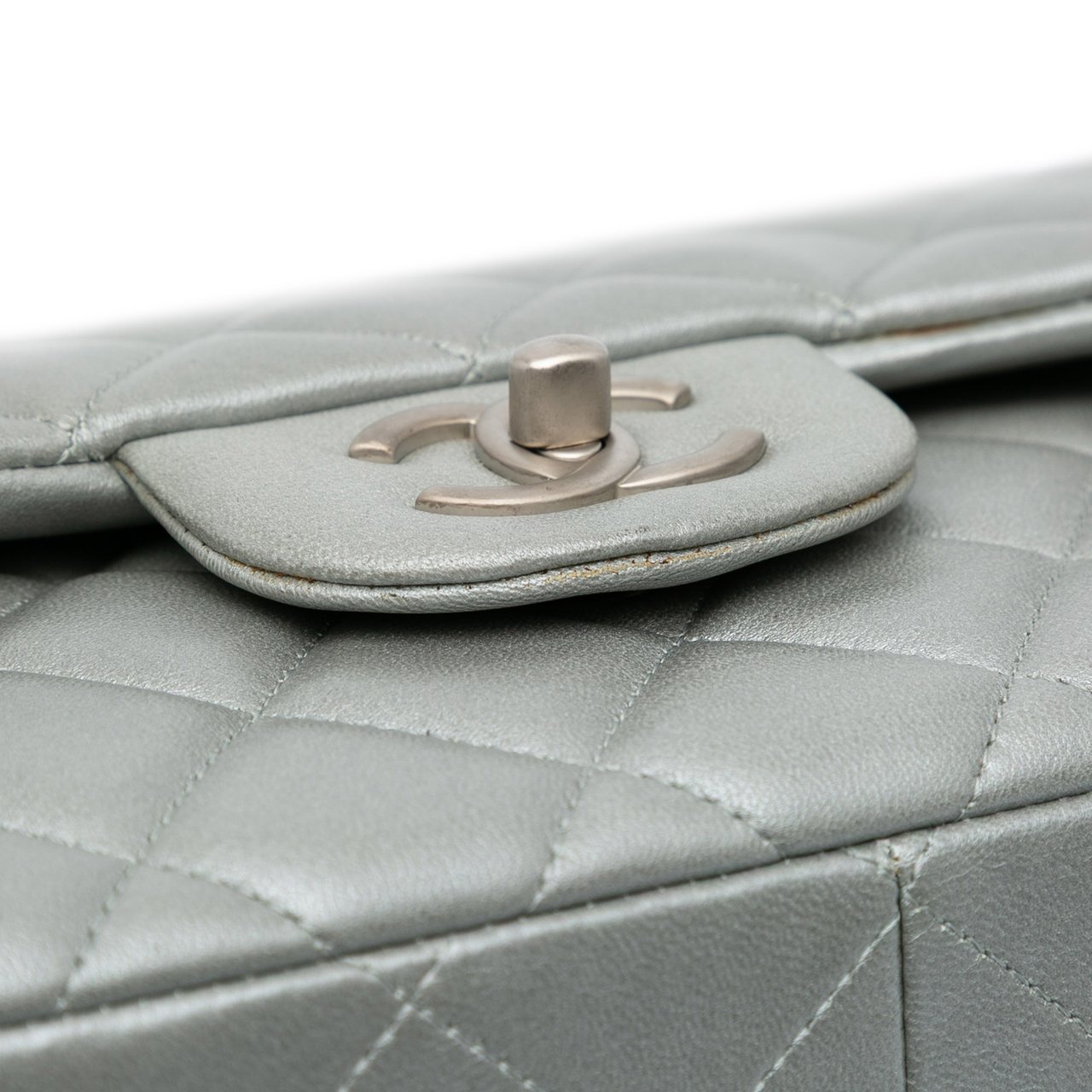 Chanel Jumbo Classic Lambskin Double Flap Zilver