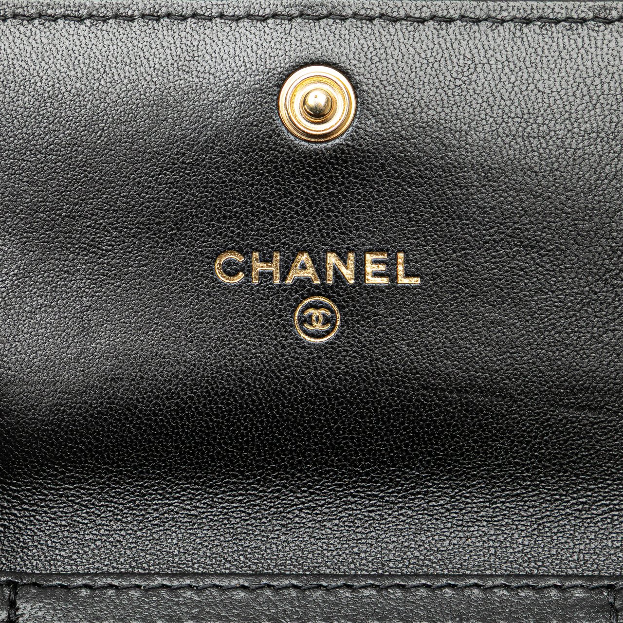 Chanel Quilted Lambskin Chanel 19 Card Holder On Chain Zwart