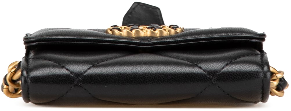 Chanel Quilted Lambskin Chanel 19 Card Holder On Chain Zwart