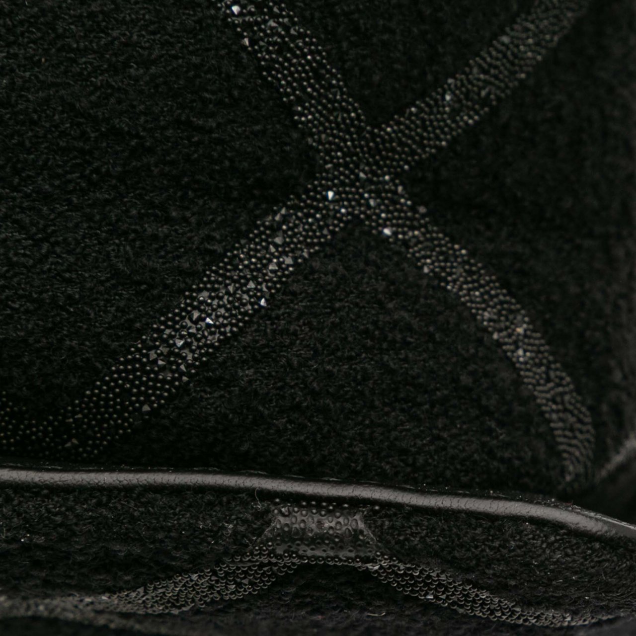 Chanel CC Tweed Chain Fantasy Crossbody Zwart