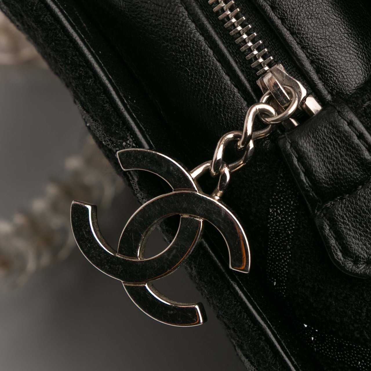 Chanel CC Tweed Chain Fantasy Crossbody Zwart