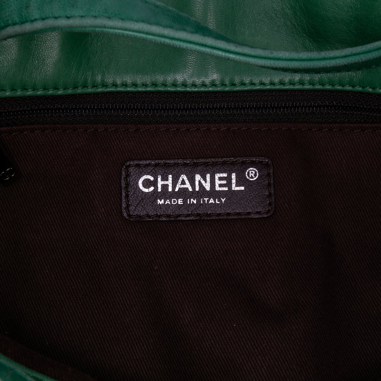Chanel CC Quilted Lambskin Country Club Tote Groen