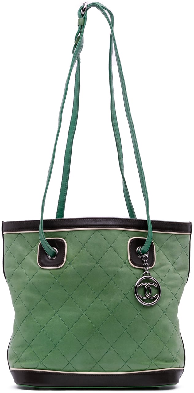 Chanel CC Quilted Lambskin Country Club Tote Groen
