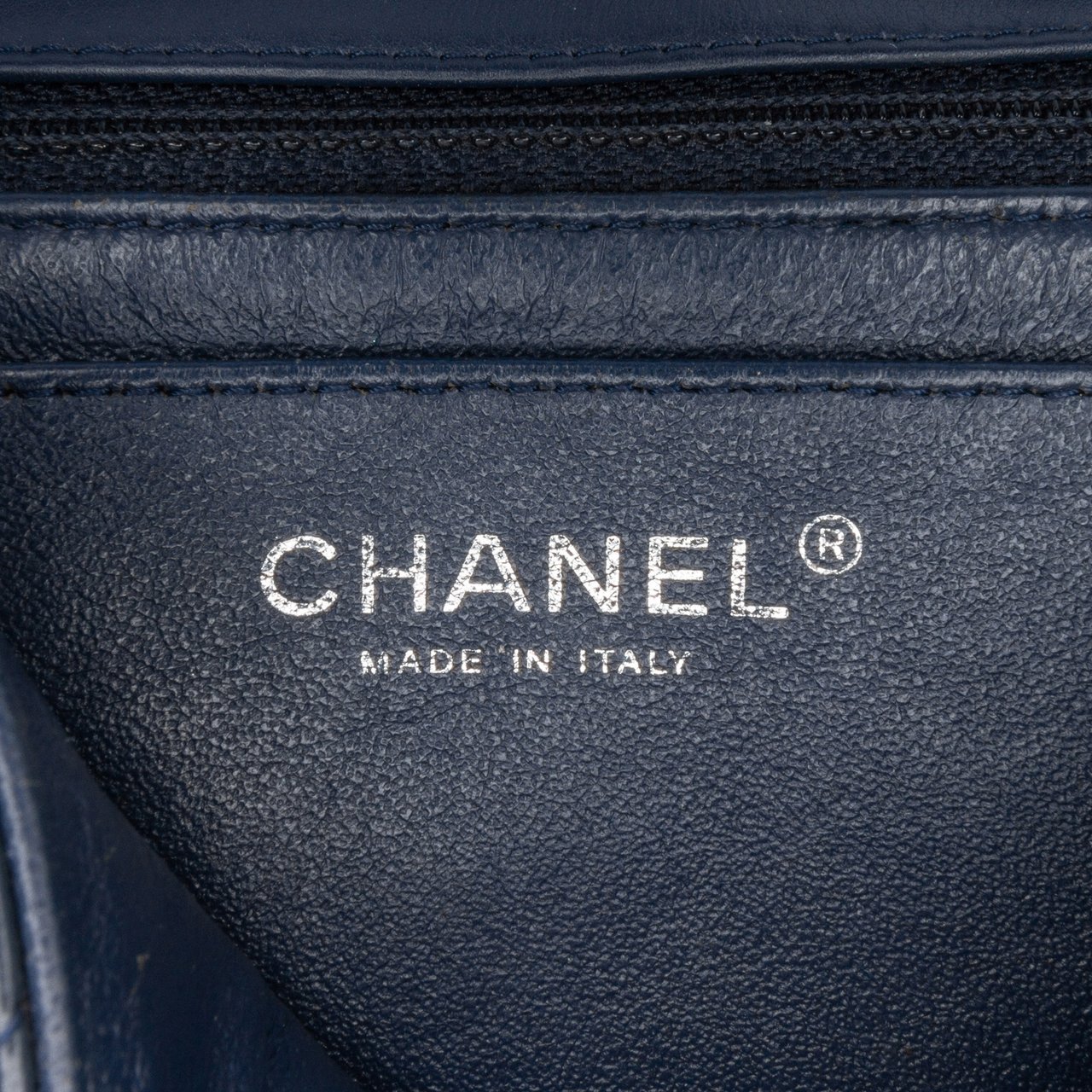 Chanel Mini Square Classic Chevron Patent Single Flap Blauw