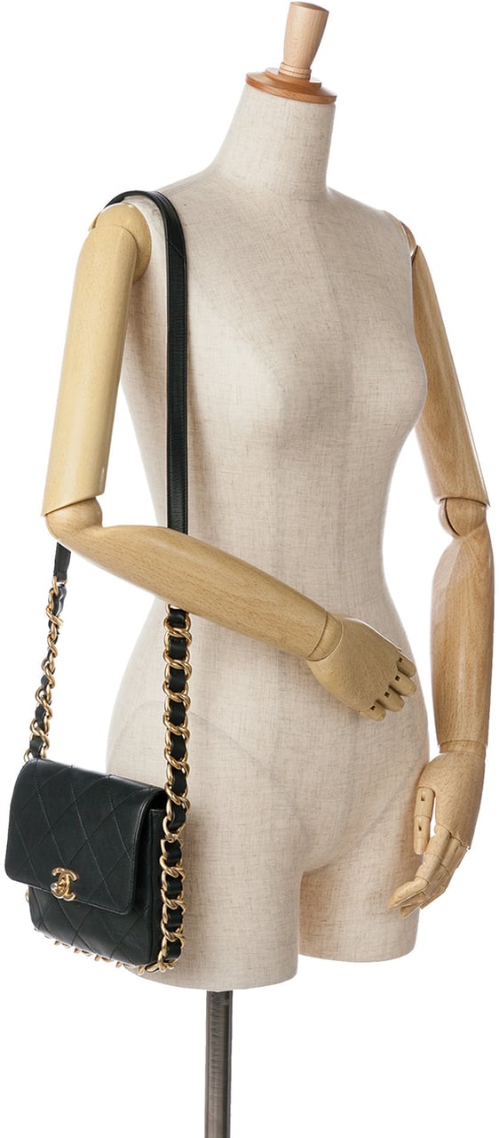 Chanel Small Quilted Calfskin Framing Chain Flap Zwart