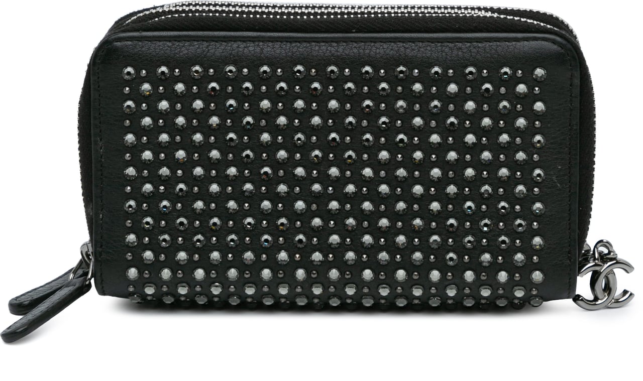 Chanel Bull Leather Studded Zip Wallet Zwart