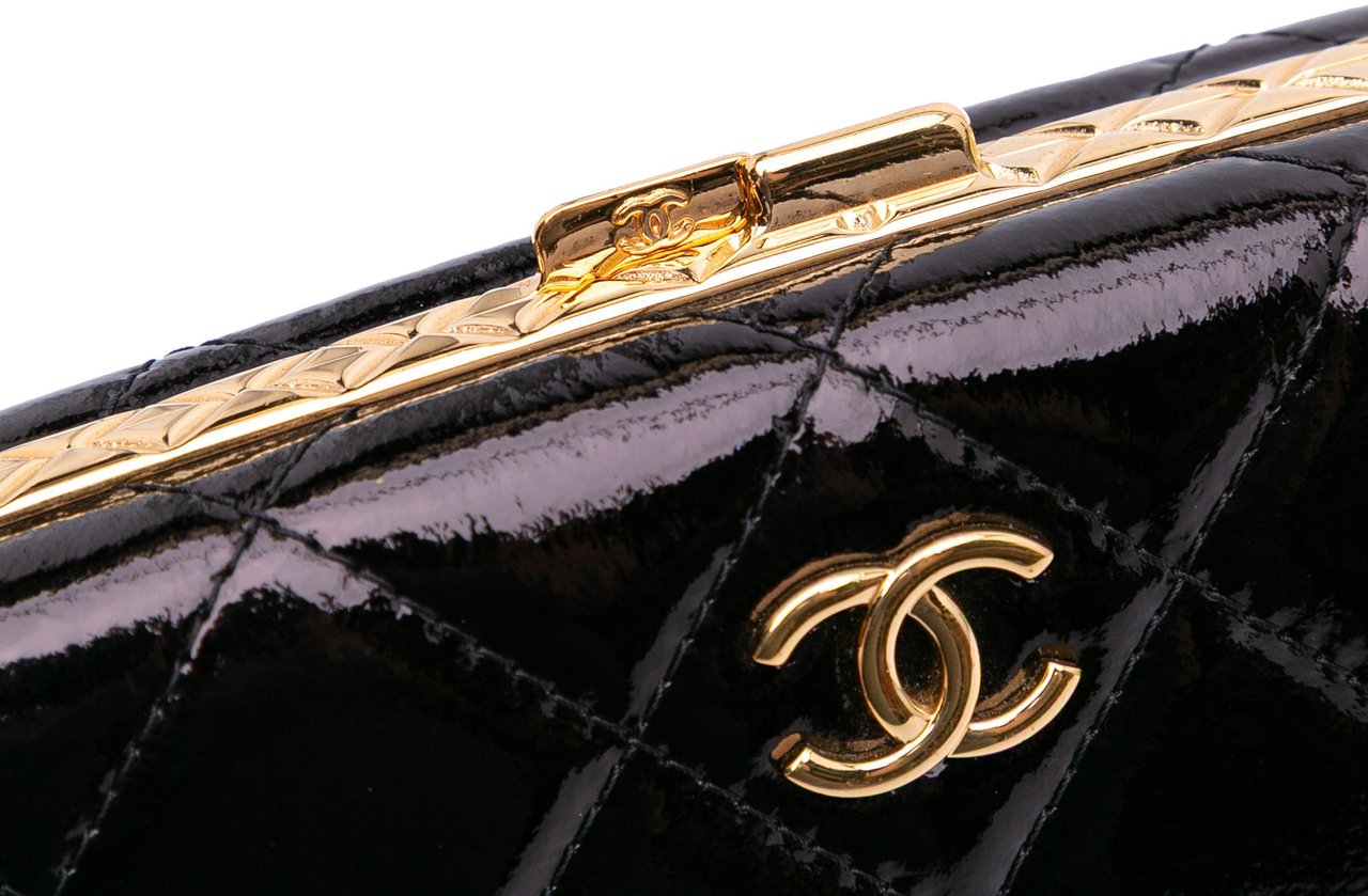 Chanel Large Glazed Goatskin Box With Chain Zwart