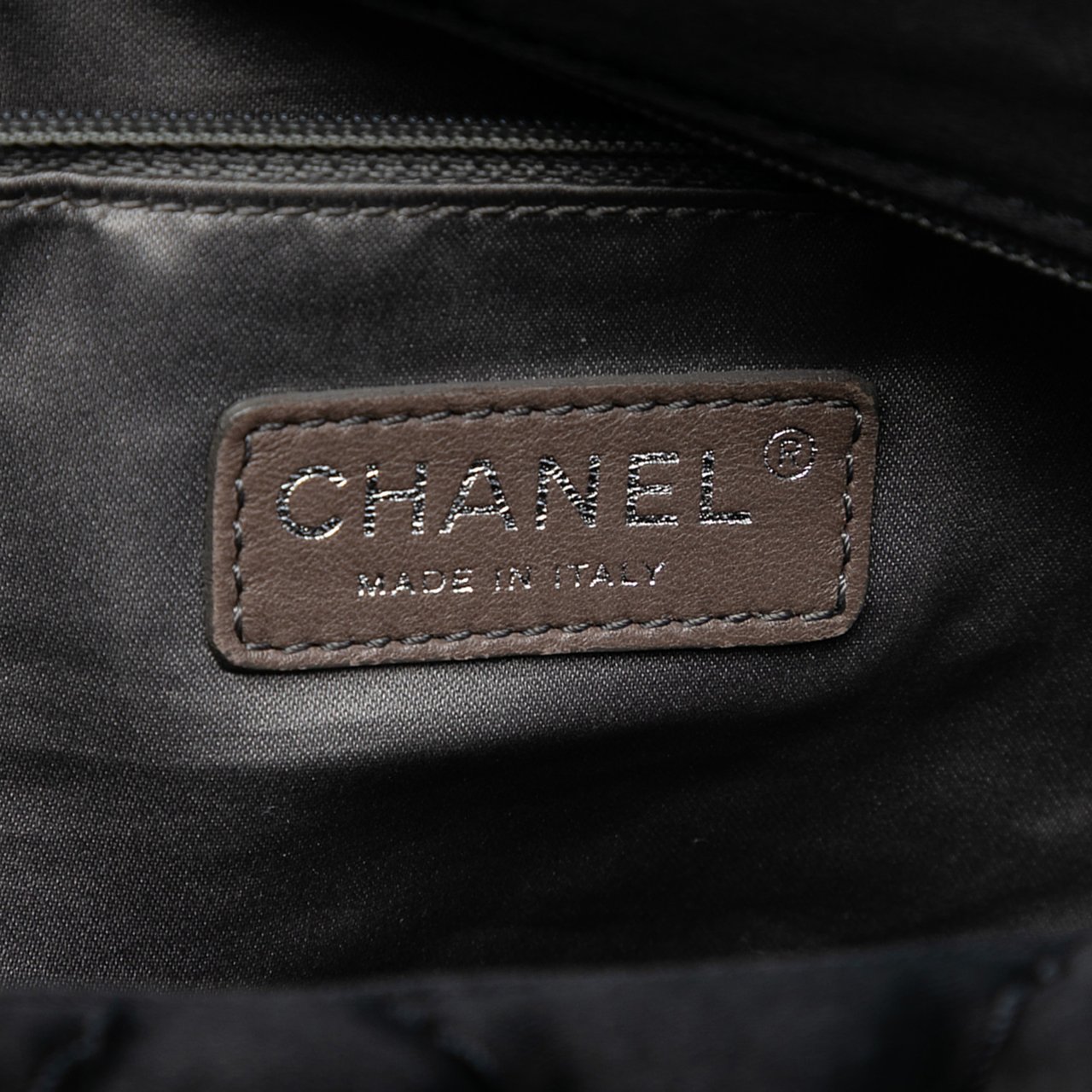 Chanel Extra Large CC Quilted Satin Single Flap Zwart