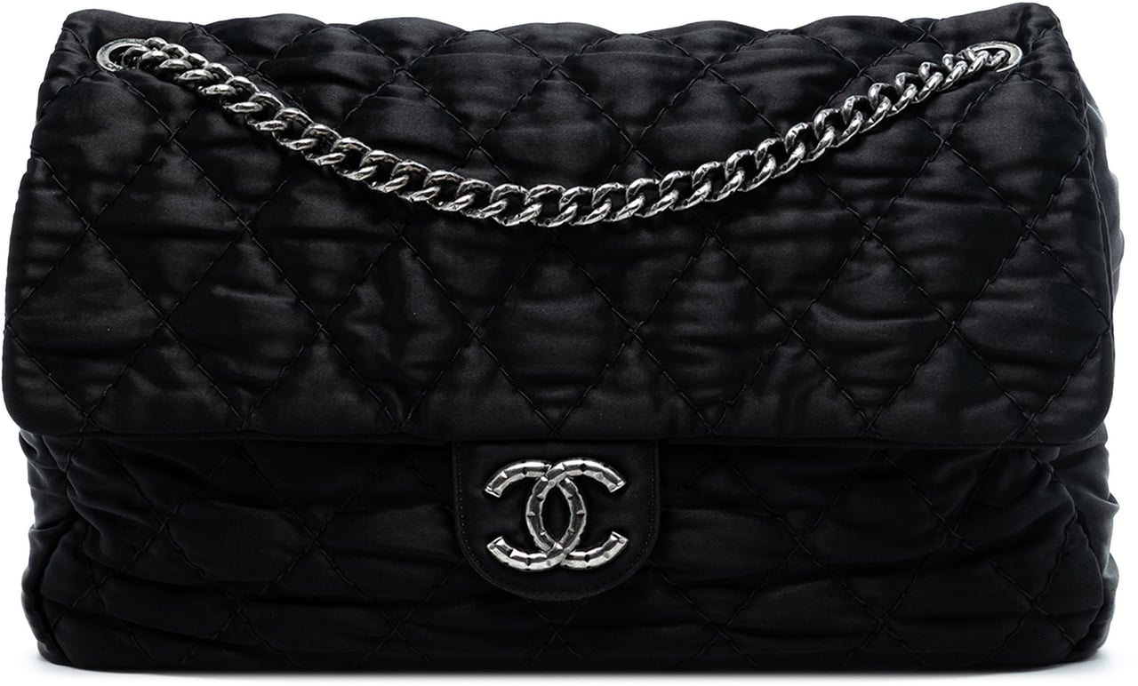 Chanel Extra Large CC Quilted Satin Single Flap Zwart