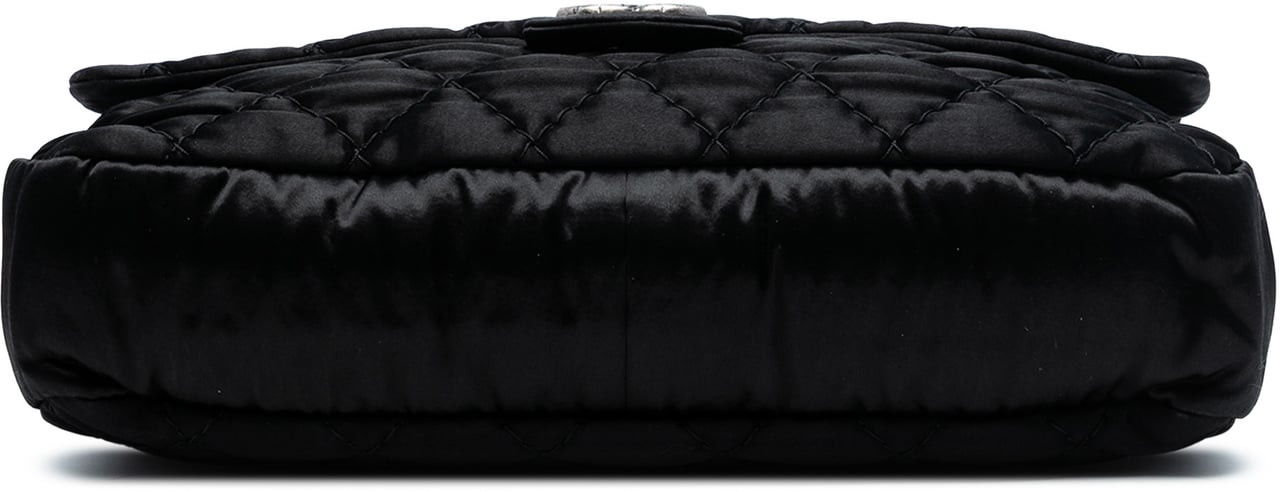 Chanel Extra Large CC Quilted Satin Single Flap Zwart