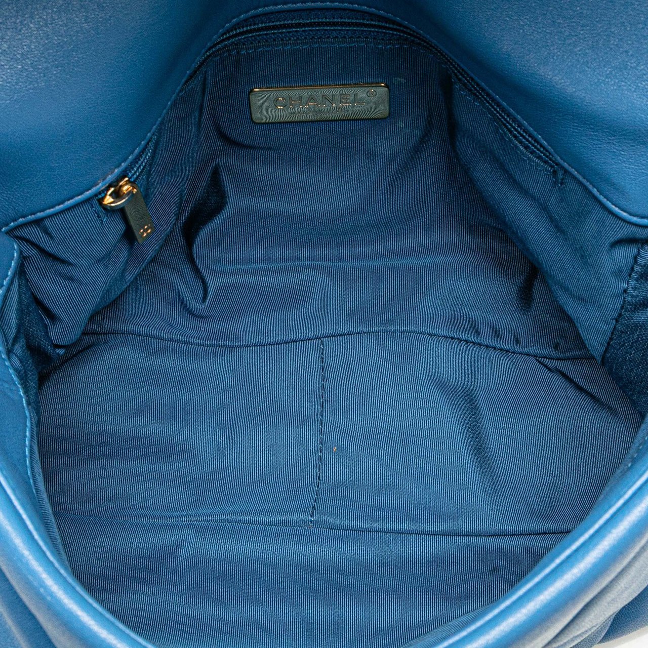 Chanel Large Lambskin 19 Flap Blauw