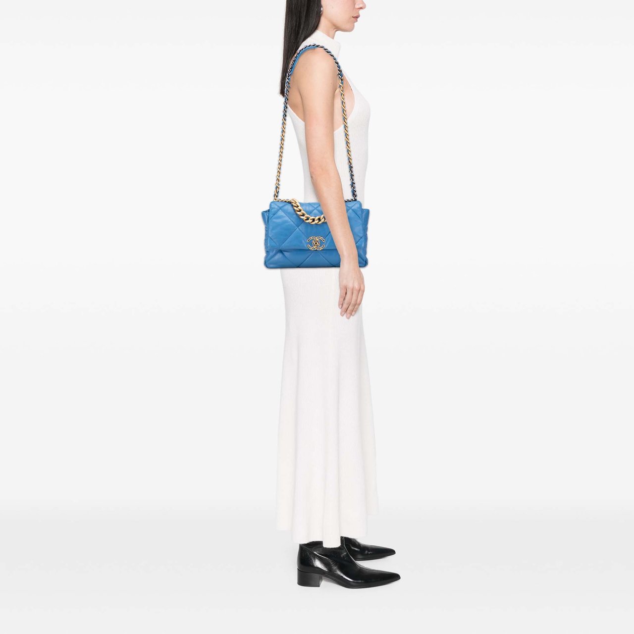 Chanel Large Lambskin 19 Flap Blauw