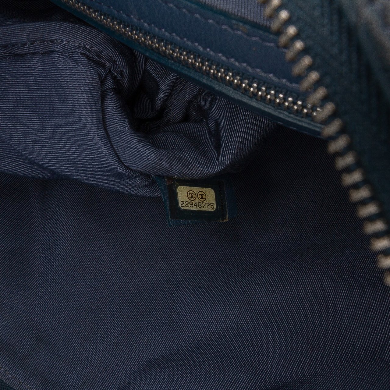 Chanel Large Quilted Lambskin O Case Clutch Blauw