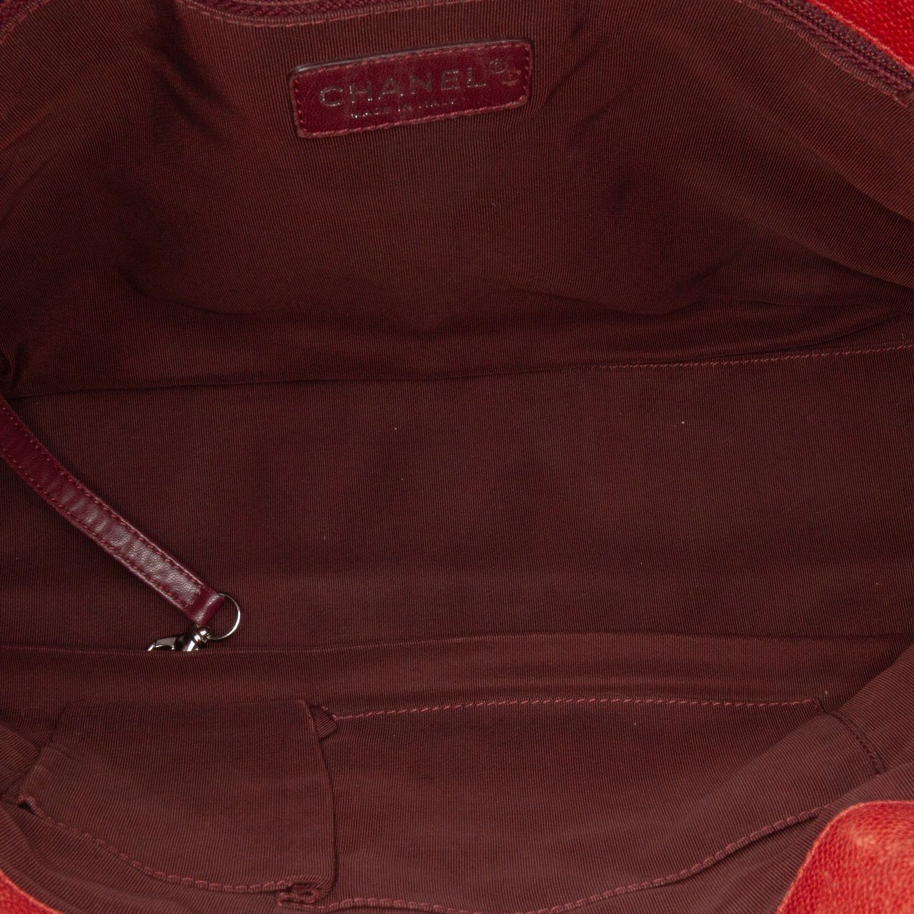 Chanel Quilted Caviar French Riviera Hobo Rood