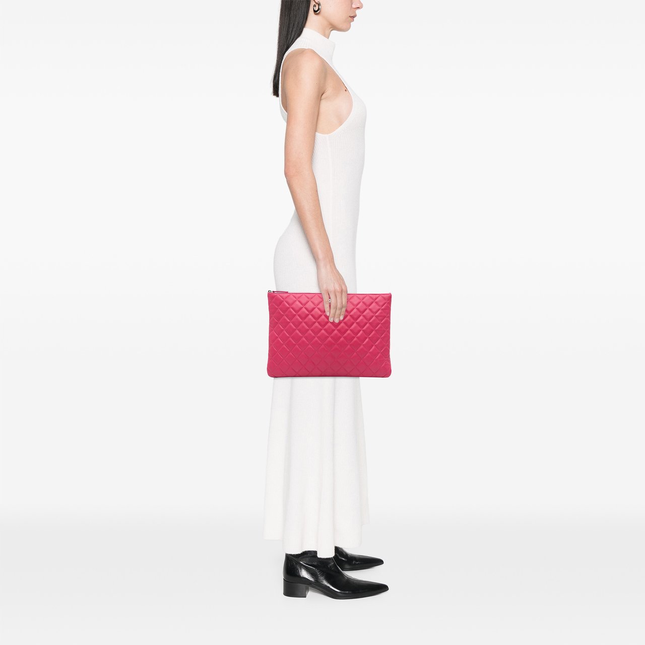 Chanel Large Quilted Lambskin O Case Clutch Roze