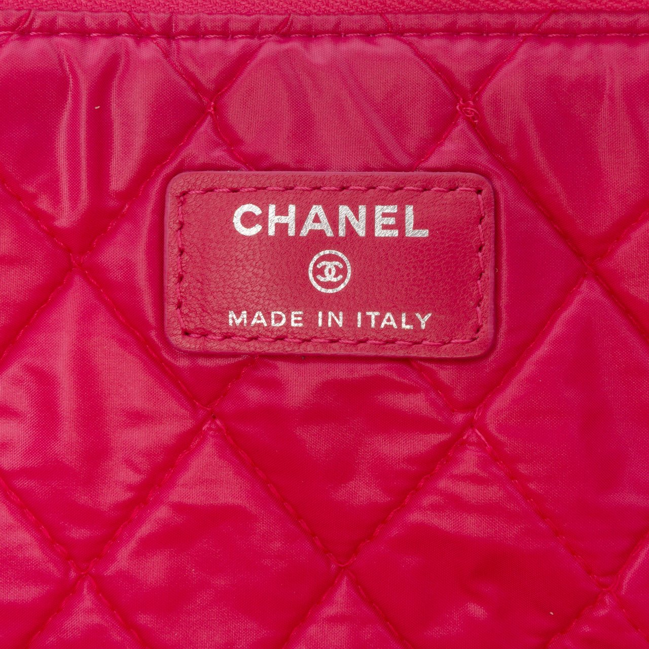 Chanel Large Quilted Lambskin O Case Clutch Roze