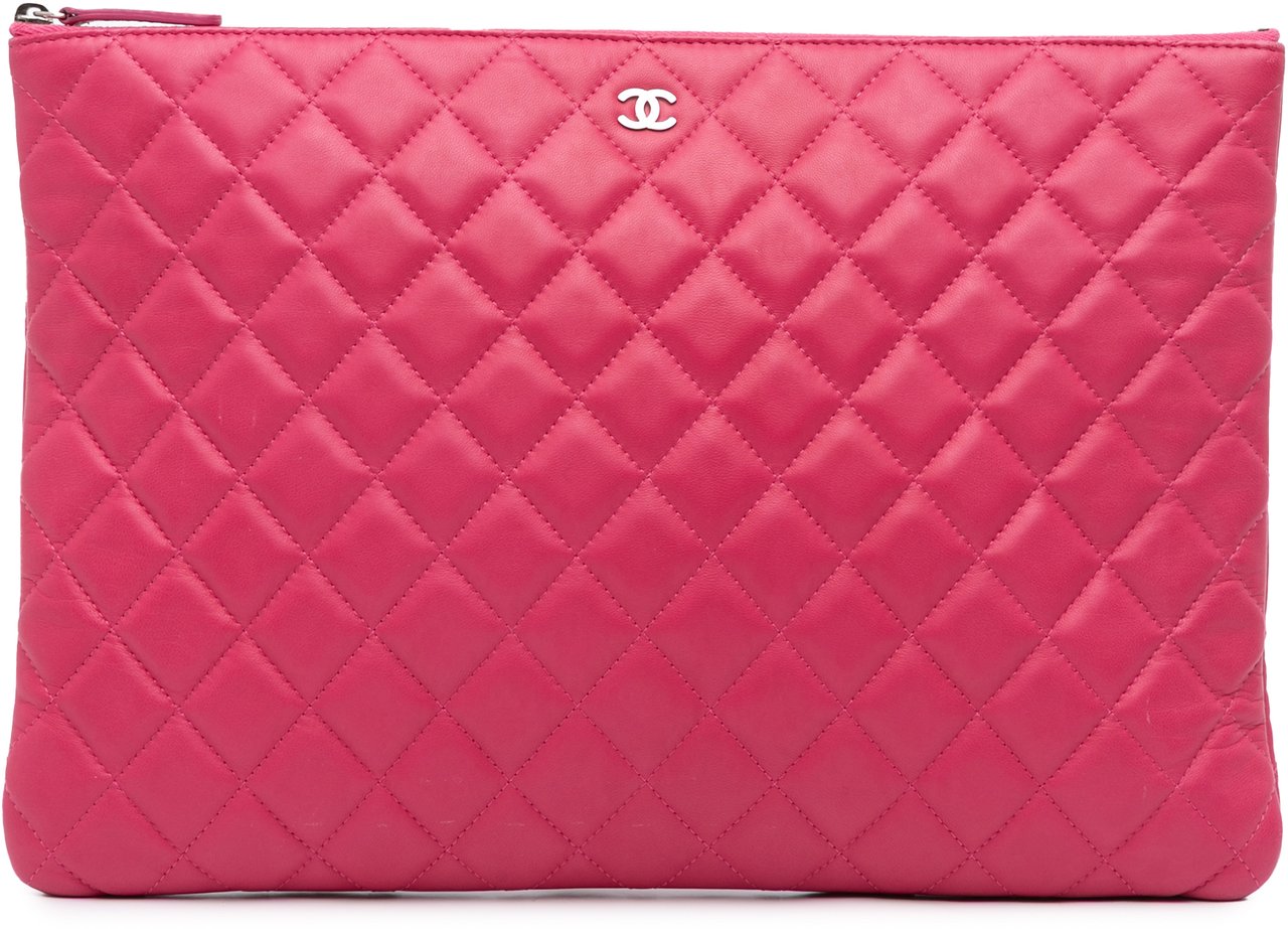 Chanel Large Quilted Lambskin O Case Clutch Roze