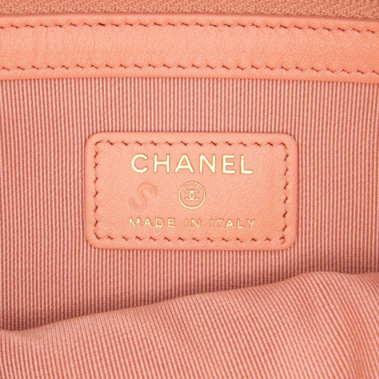 Chanel Medium Tweed Deauville O Case Roze