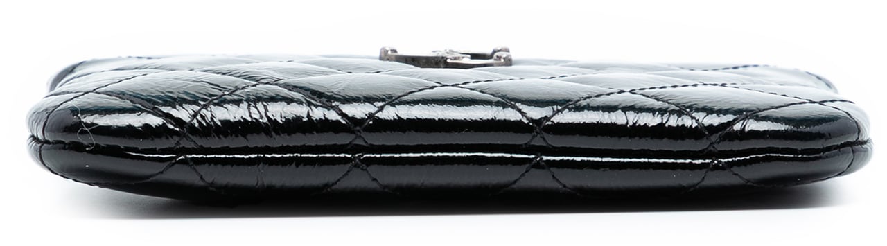 Chanel CC Quilted Patent Pouch Zwart