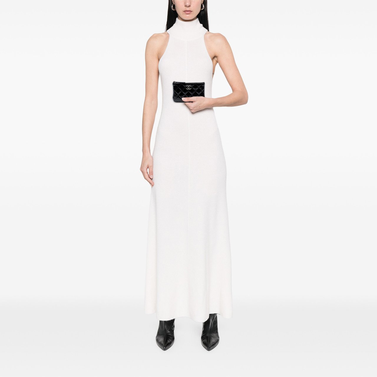 Chanel CC Quilted Patent Pouch Zwart