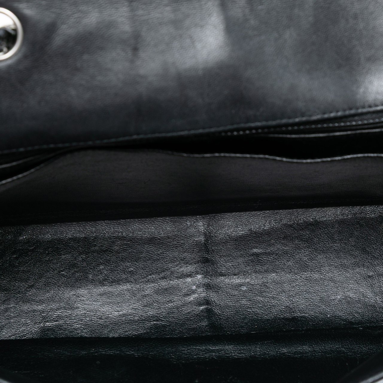 Chanel Jumbo Classic Crinkled Patent Single Flap Blauw