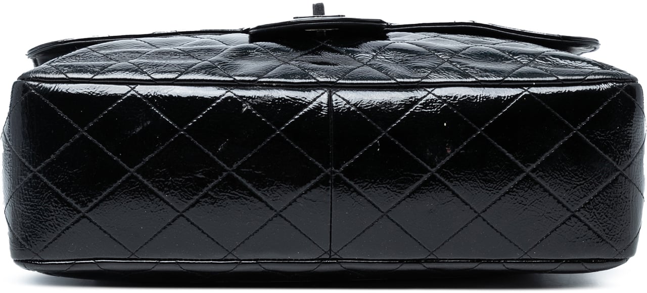 Chanel Jumbo Classic Crinkled Patent Single Flap Blauw