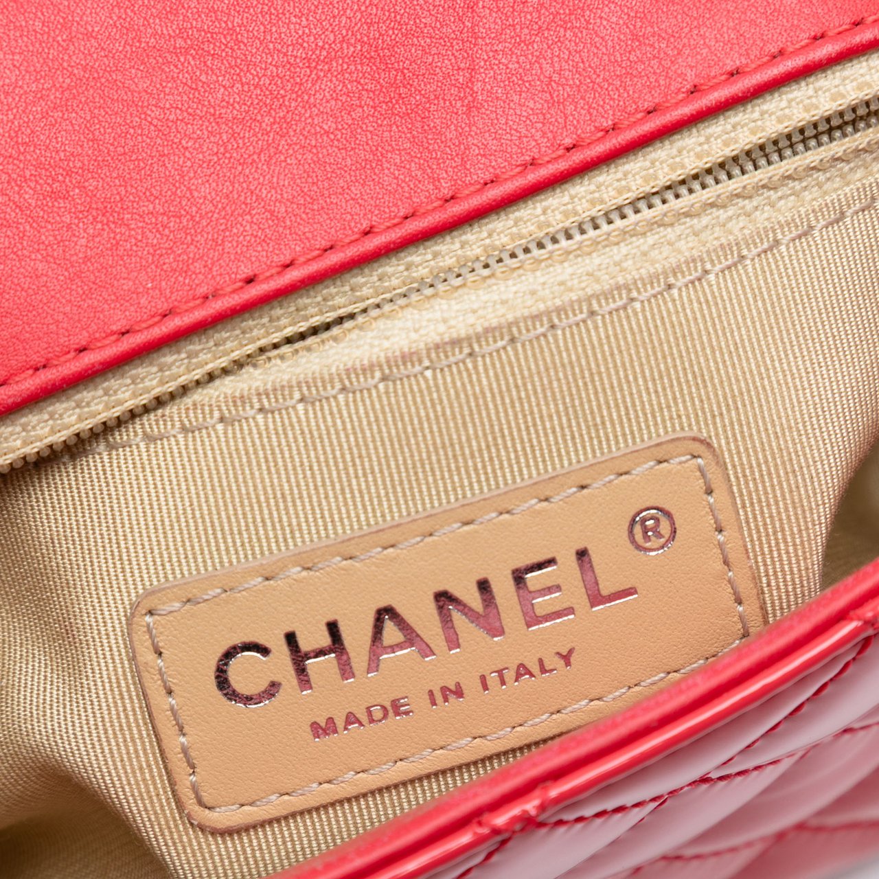 Chanel Small Patent Coco Boy Flap Rood