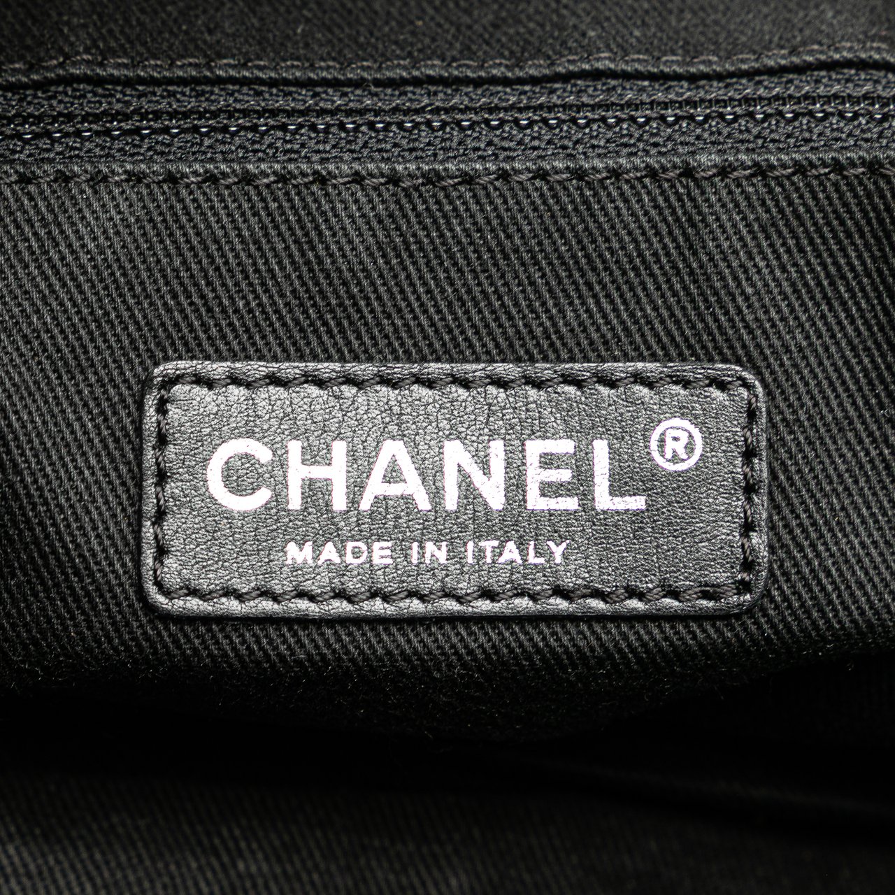 Chanel Small Reissue Lambskin 8 Knots Tote Zwart