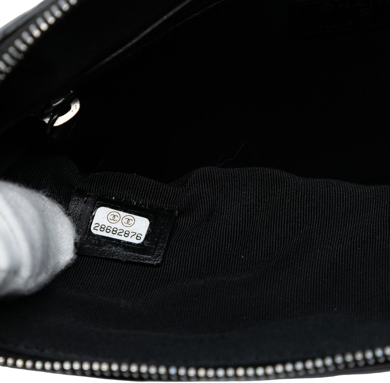 Chanel Medium Diagonal Chevron Calfskin Tassel O Case Clutch Zwart