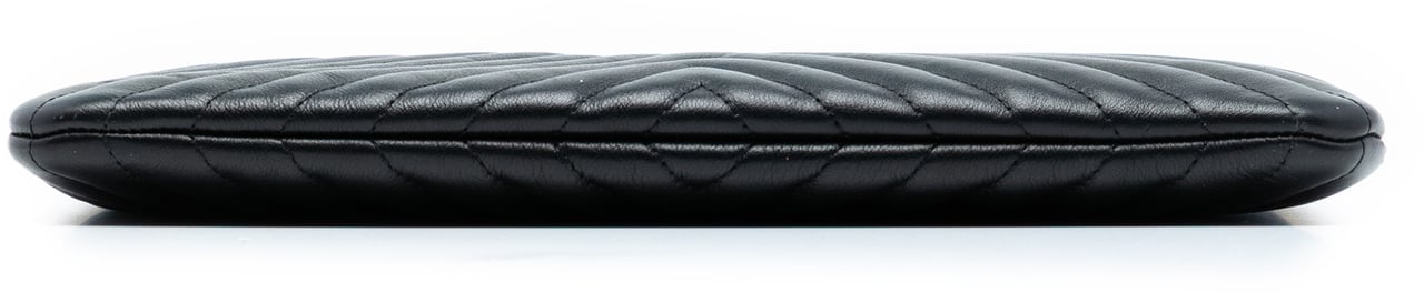 Chanel Medium Diagonal Chevron Calfskin Tassel O Case Clutch Zwart