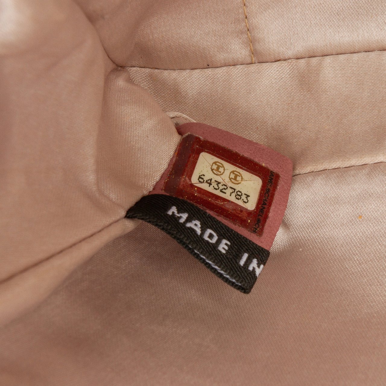 Chanel New Travel Line Nylon East West Flap Roze