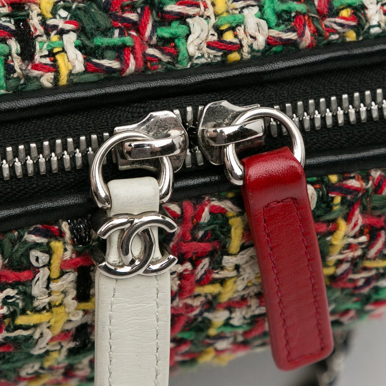 Chanel Tweed Street Allure Camera Bag Rood