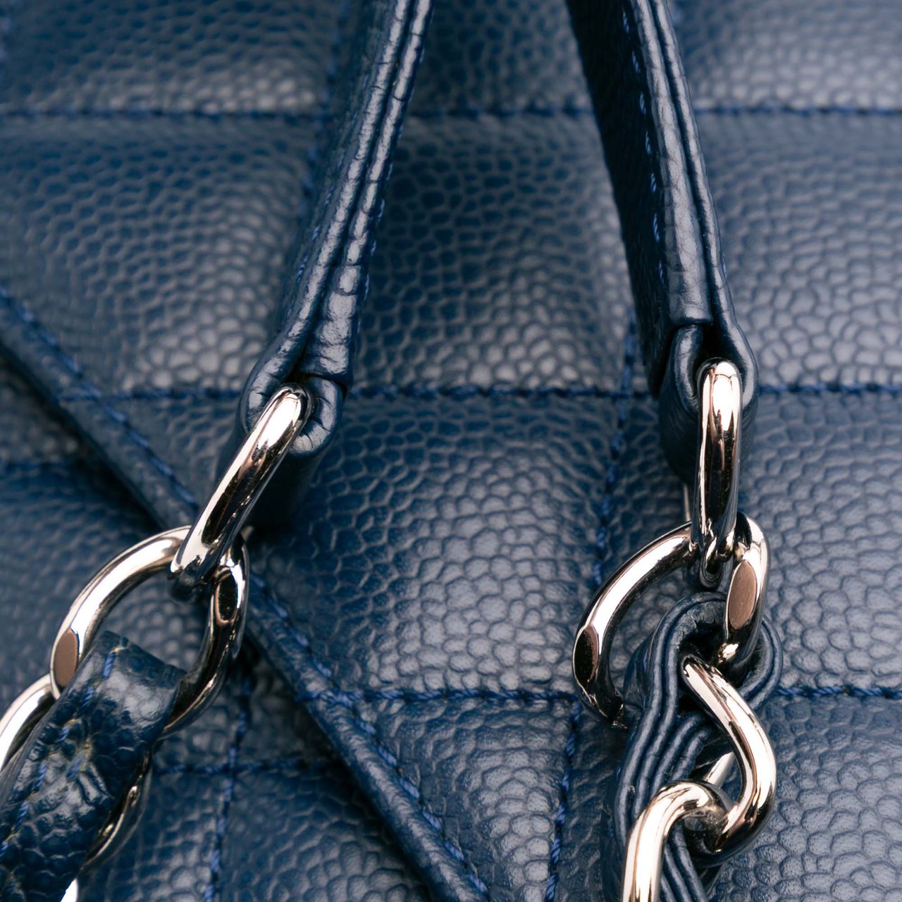 Chanel Caviar Grand Shopping Tote XL Blauw