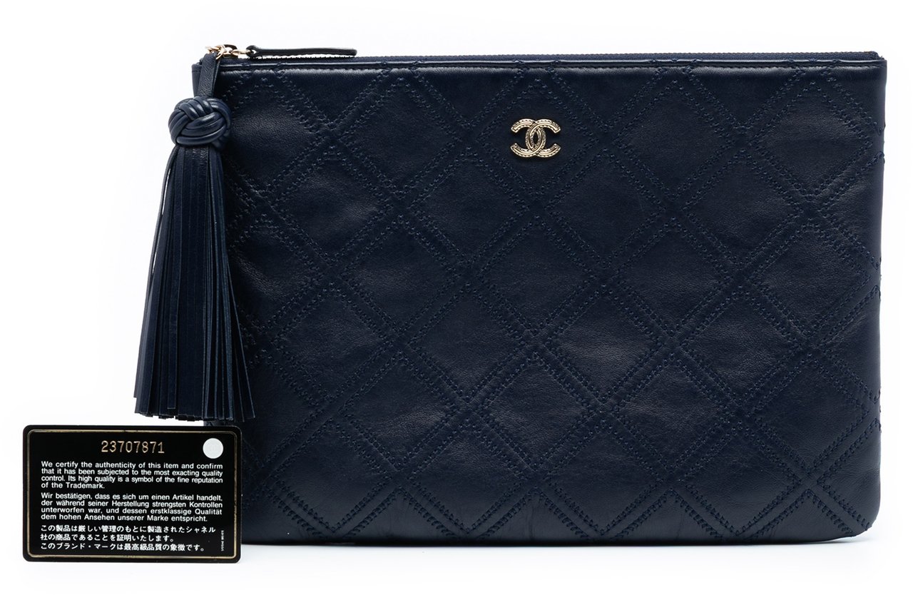 Chanel Medium Quilted Lambskin Double Stitch Tassel O Case Clutch Blauw