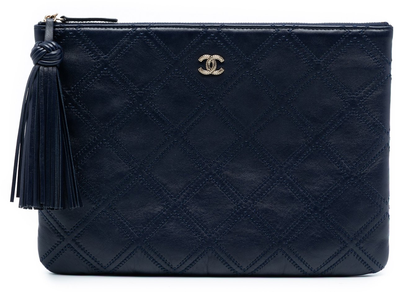 Chanel Medium Quilted Lambskin Double Stitch Tassel O Case Clutch Blauw