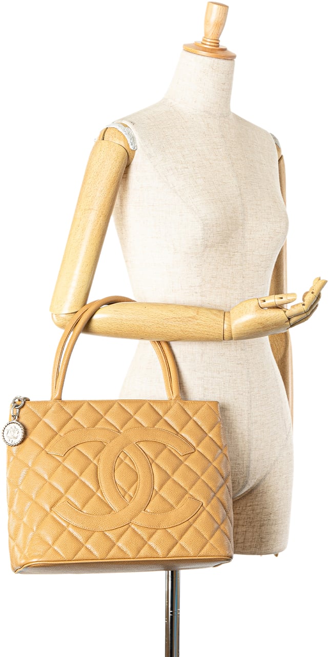 Chanel Caviar Medallion Tote Bruin