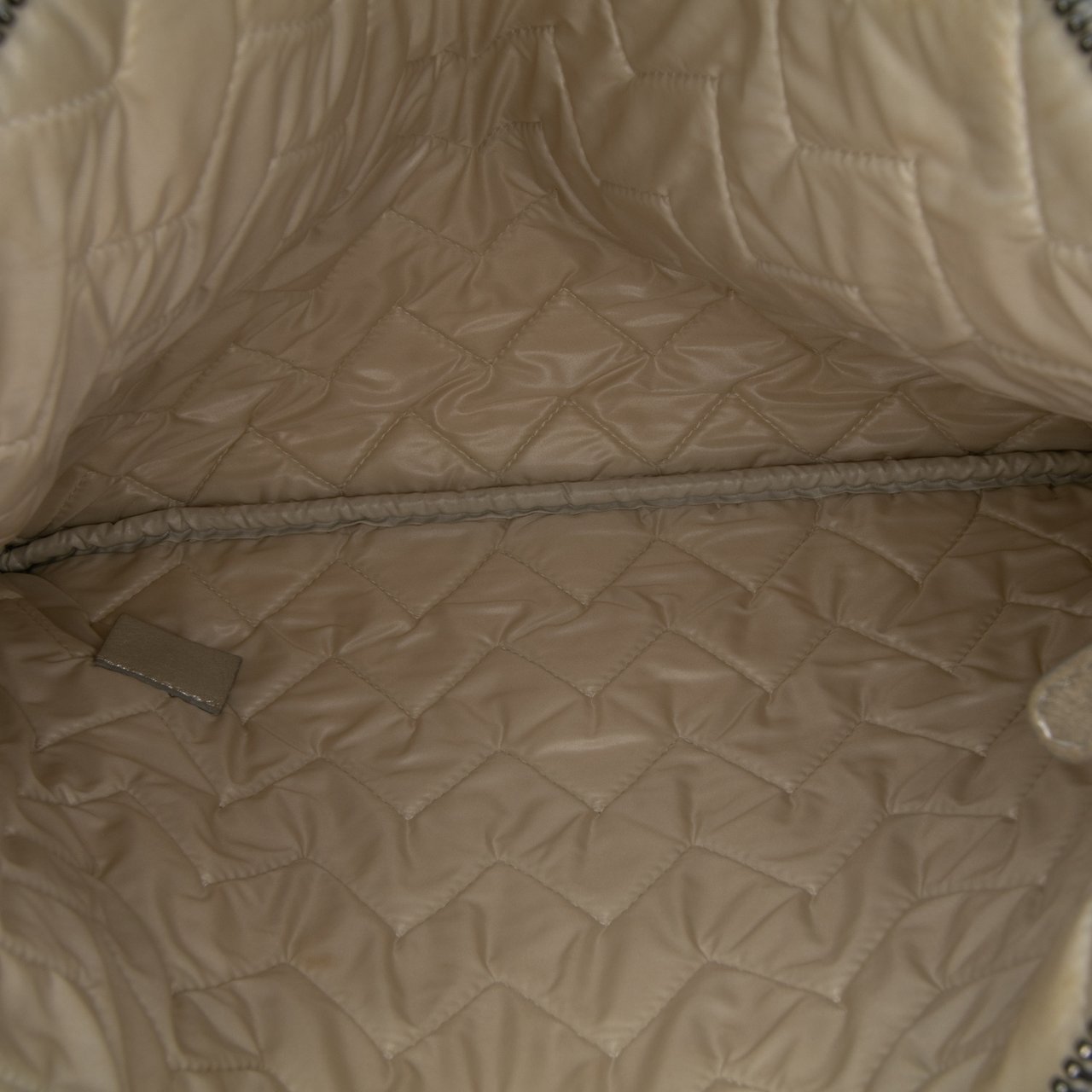 Chanel Medium Metallic Chevron Calfskin O Case Clutch Zilver