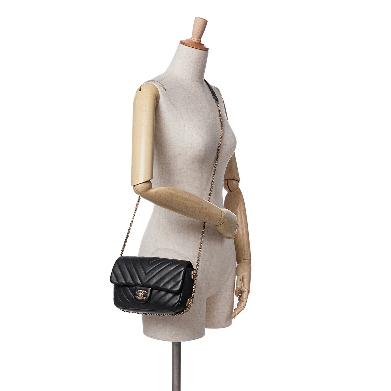 Chanel Mini Rectangular Chevron Lambskin Chain Around Flap Zwart