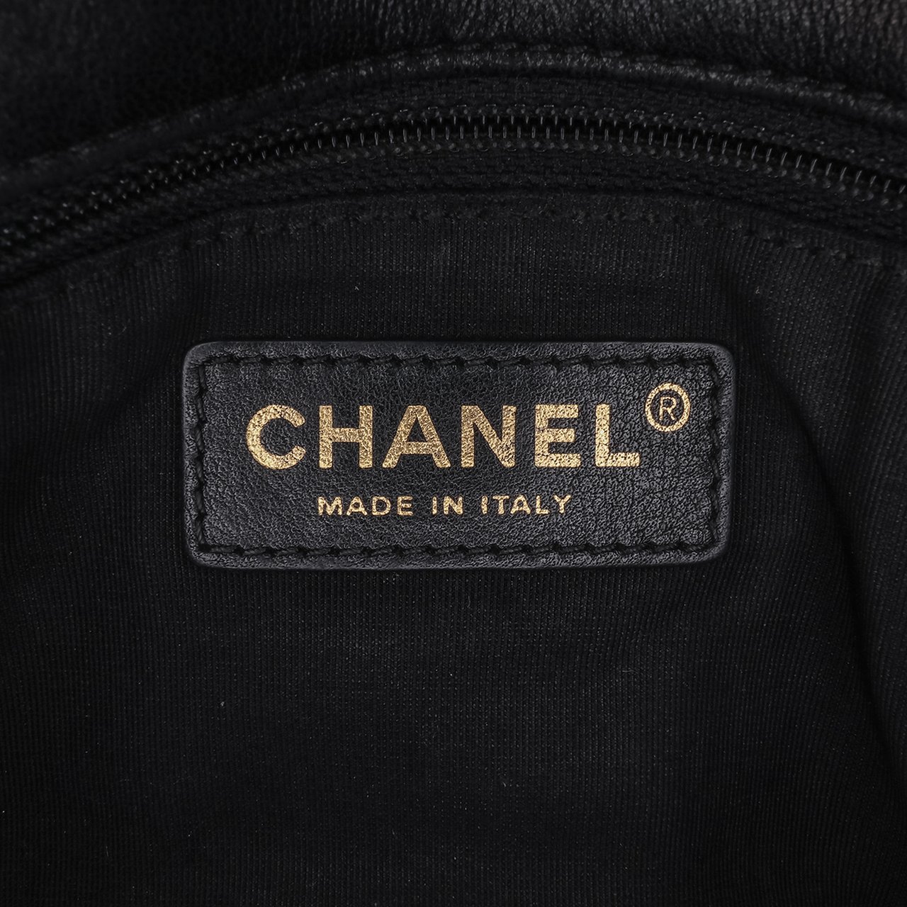 Chanel Mini Rectangular Chevron Lambskin Chain Around Flap Zwart