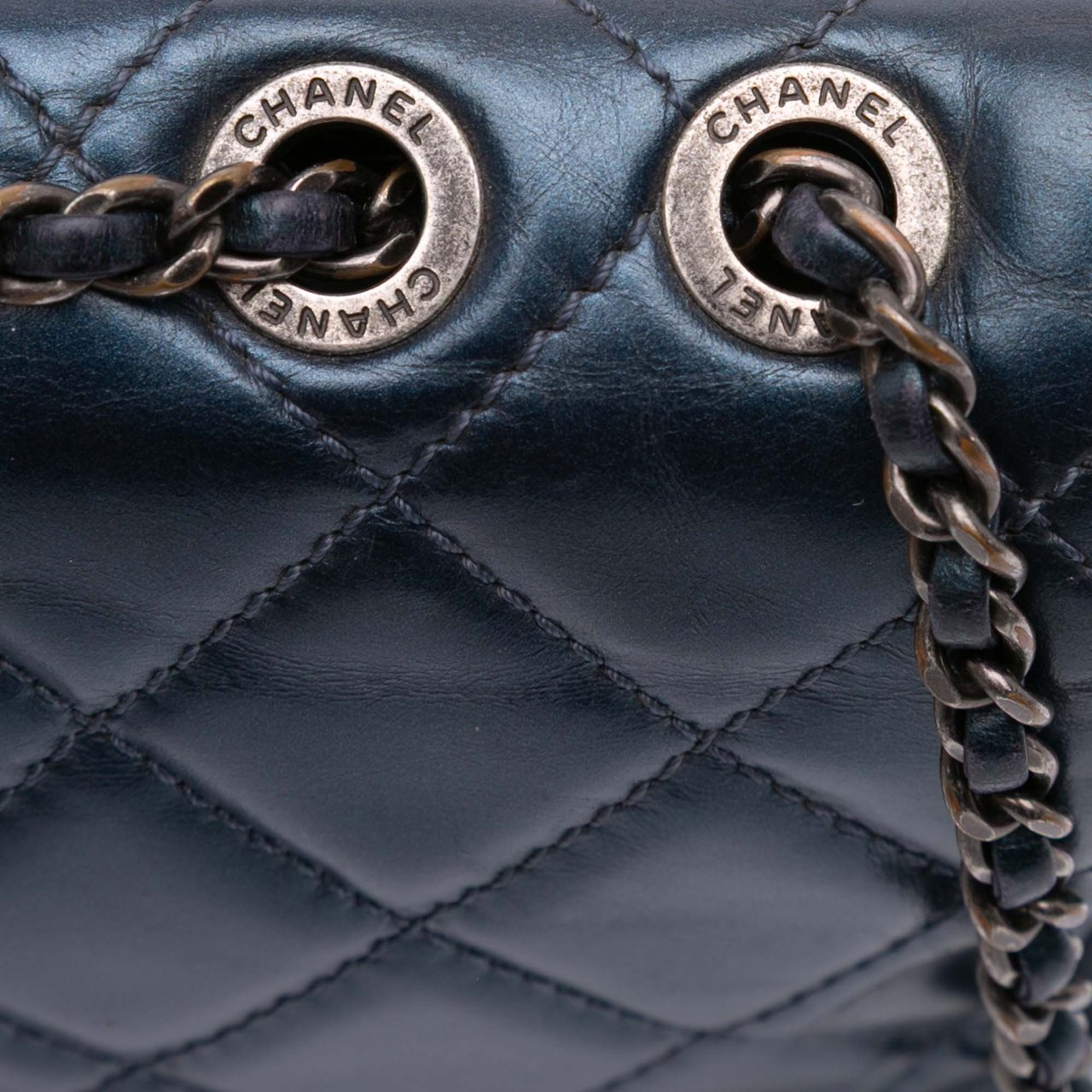 Chanel Medium Quilted Glazed Calfskin Coco Pleats Flap Blauw