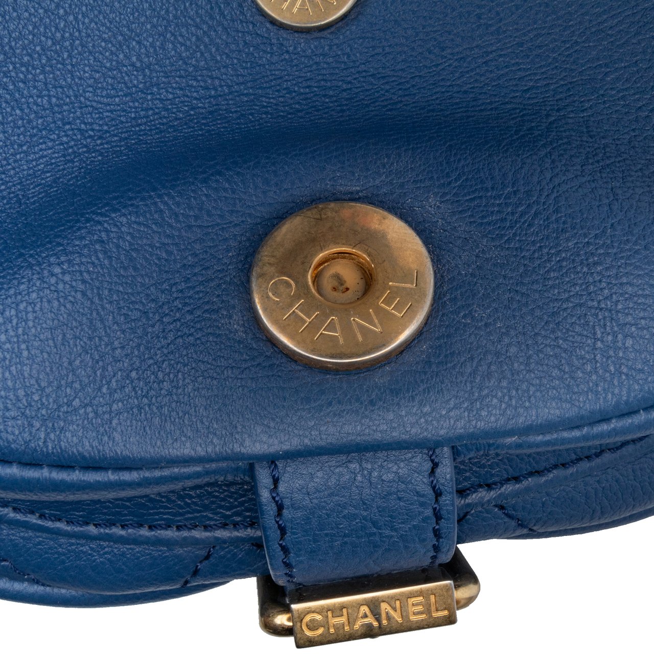 Chanel Quilted Grained Calfskin Casual Trip Messenger Blauw