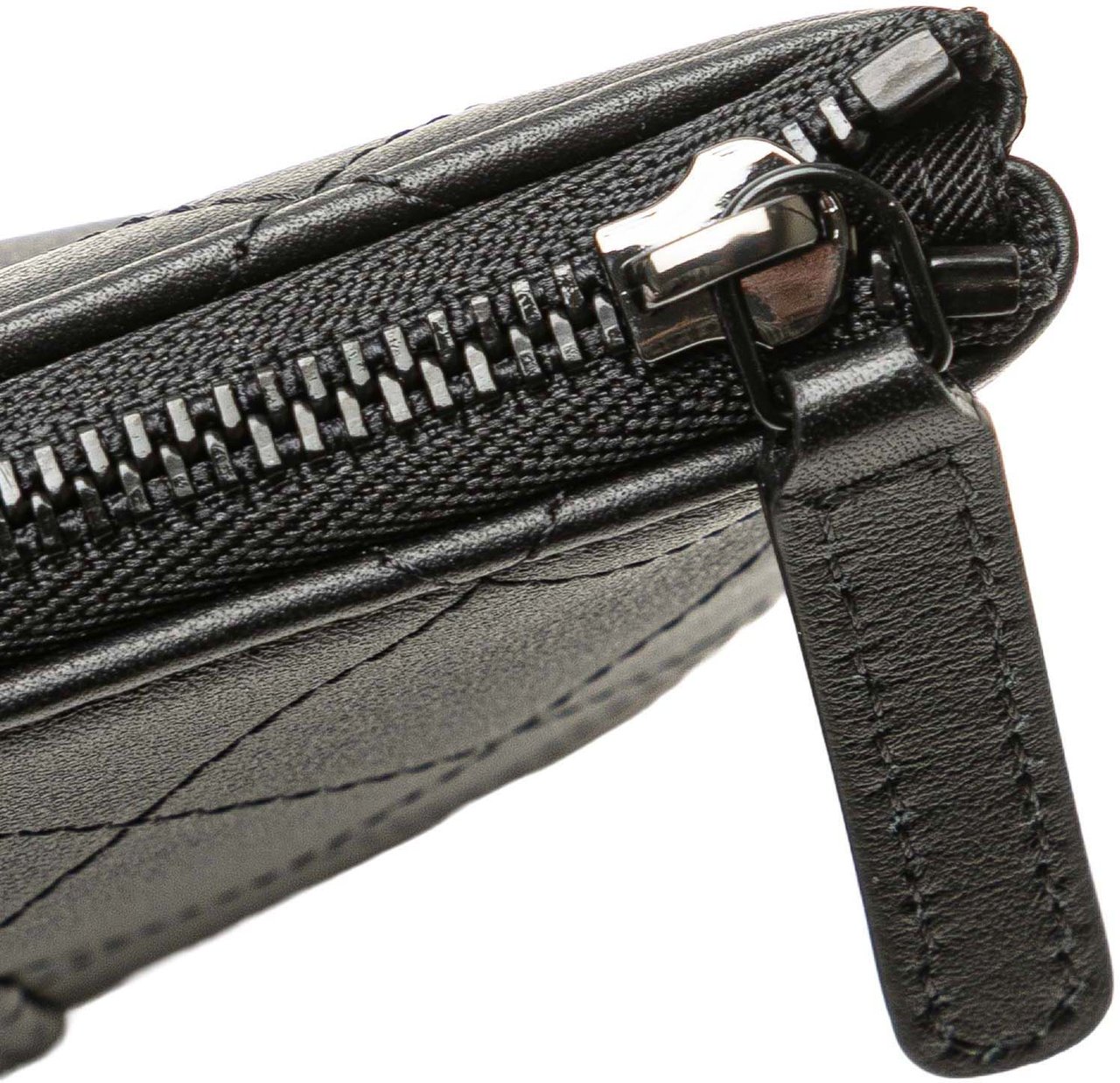 Chanel Medium Stitched Calfskin CC Cosmetic Case Zwart