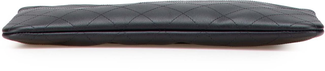 Chanel Medium Stitched Calfskin CC Cosmetic Case Zwart